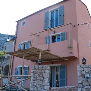 Casa Virginia Orco Feglino